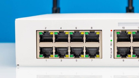 پورت‌های PoE+ در سوییچ میکروتیک CRS418