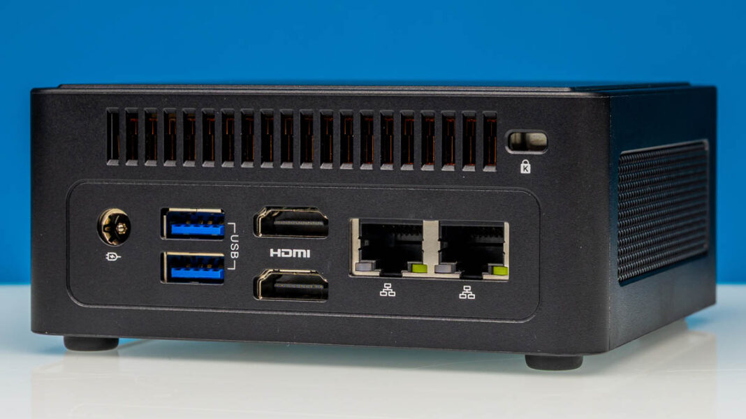 نمای زاویه‌دار پشتی از NUC BOX-358H