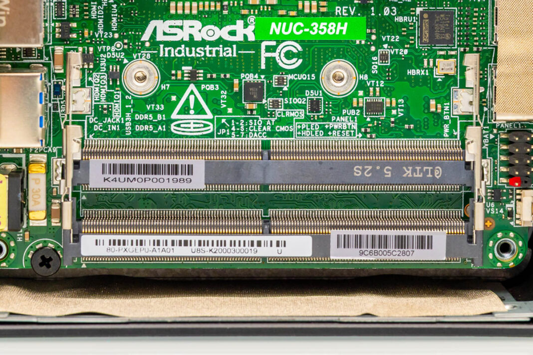 دو اسلات حافظه رم SO-DIMM DDR5