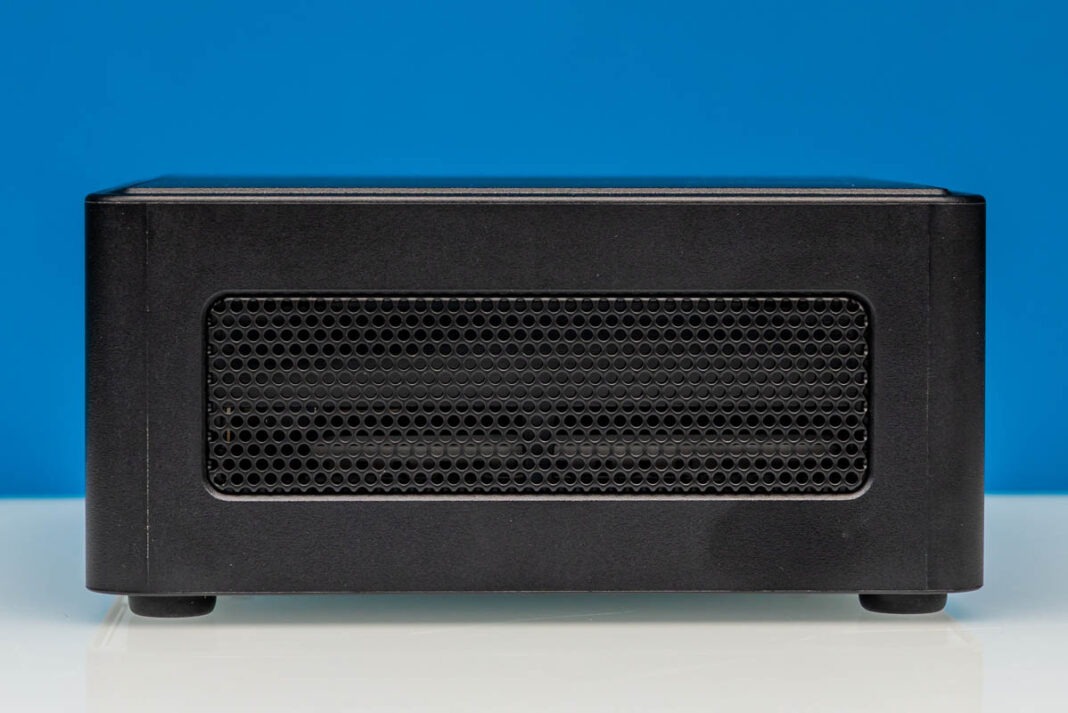 نمای جانبی و دریچه‌های تهویه هوای NUC BOX-358H
