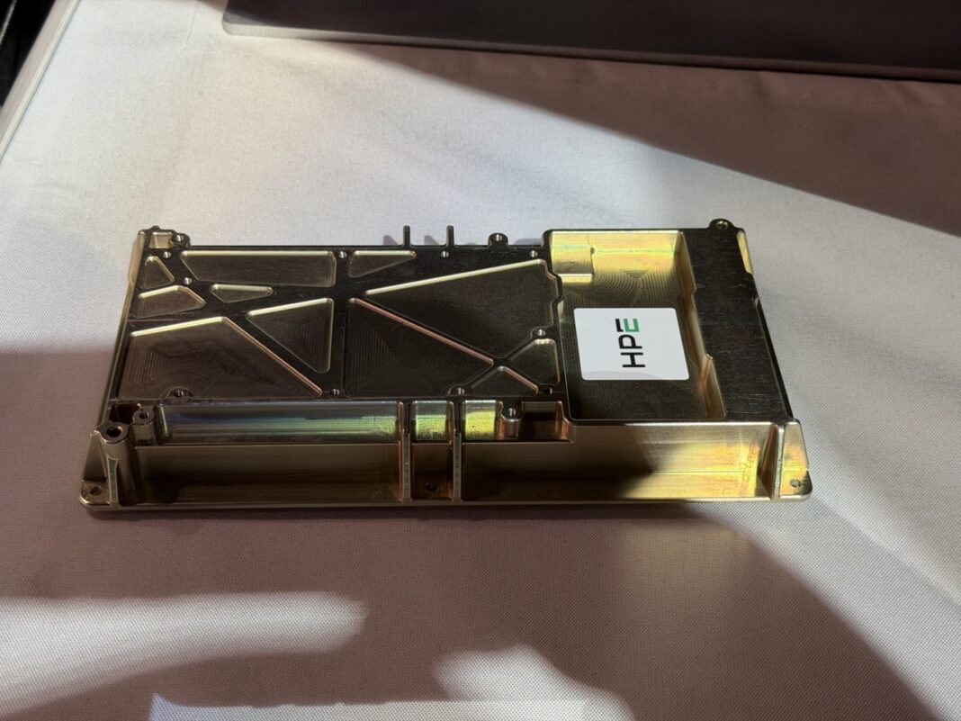 ابعاد کوچک ماژول Spaceborne Computer 4