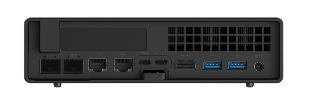 نمای پشتی دستگاه MS-03 بدون کابل و جزئیات پورت‌های شبکه