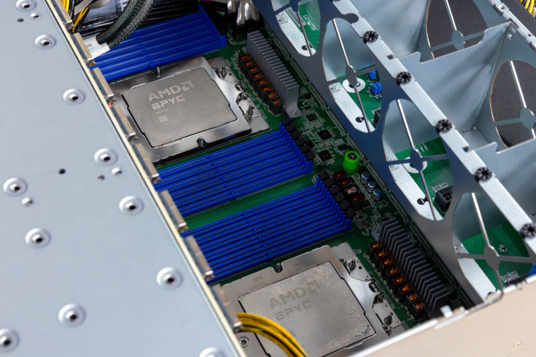 نصب پردازنده AMD EPYC 9005 روی مادربرد سرور