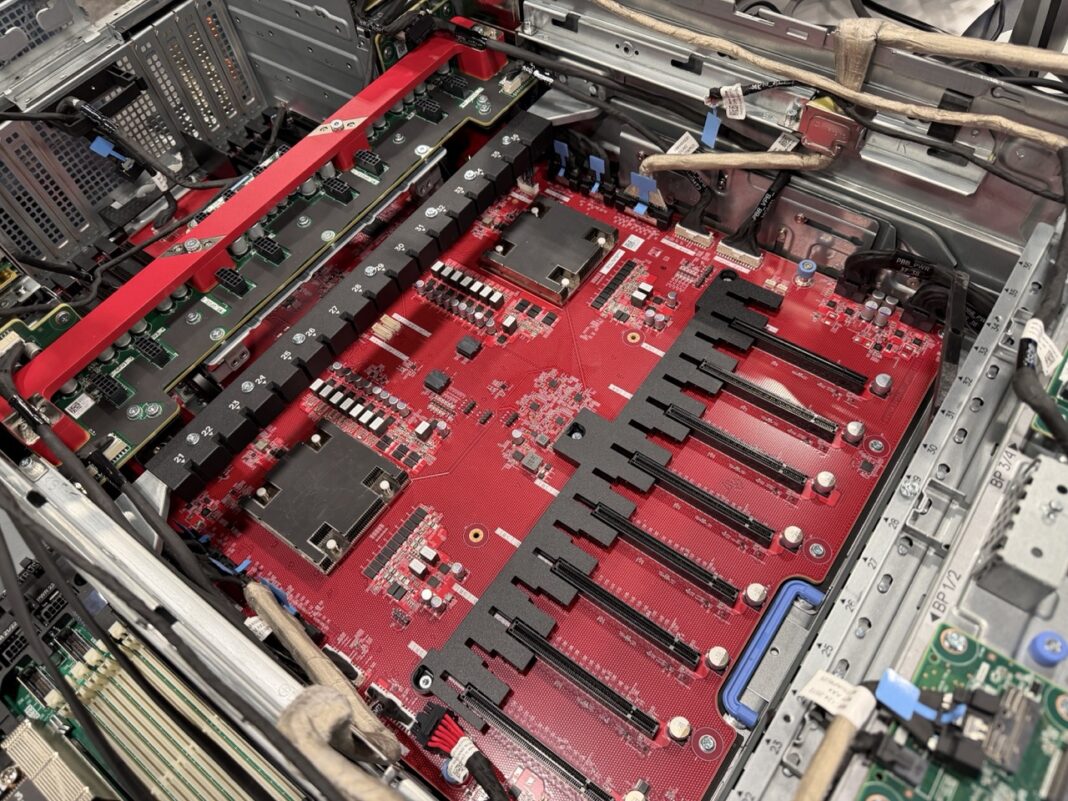 سوئیچ Broadcom PEX90144