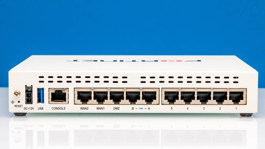 نمای پشتی و پورت‌های فایروال FG-60F