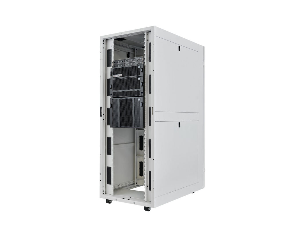 نسخه رک مونت LinuxONE 5