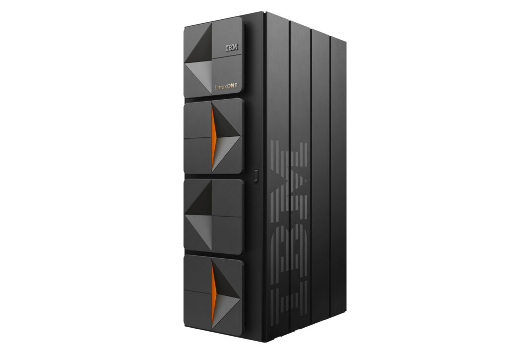 سرور تک‌رک LinuxONE Rockhopper 5