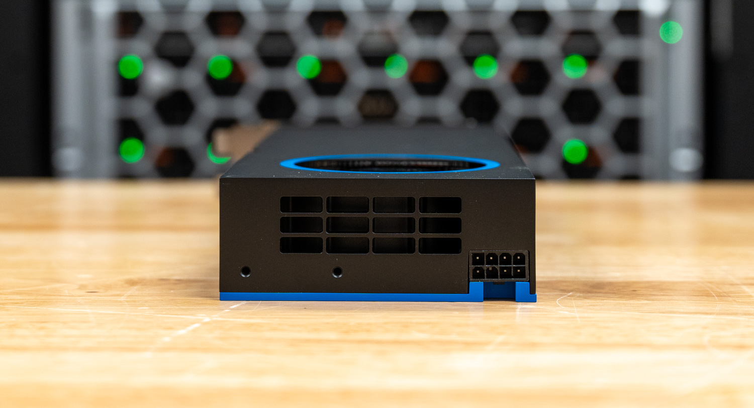 کارت گرافیک ورک استیشن Intel Arc Pro B70
