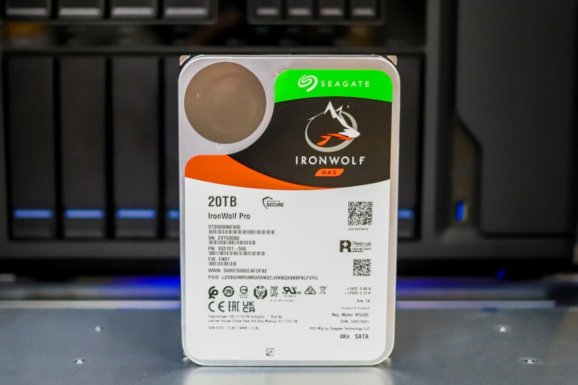 هارد دیسک سیگیت آیرون ولف پرو 20 ترابایت